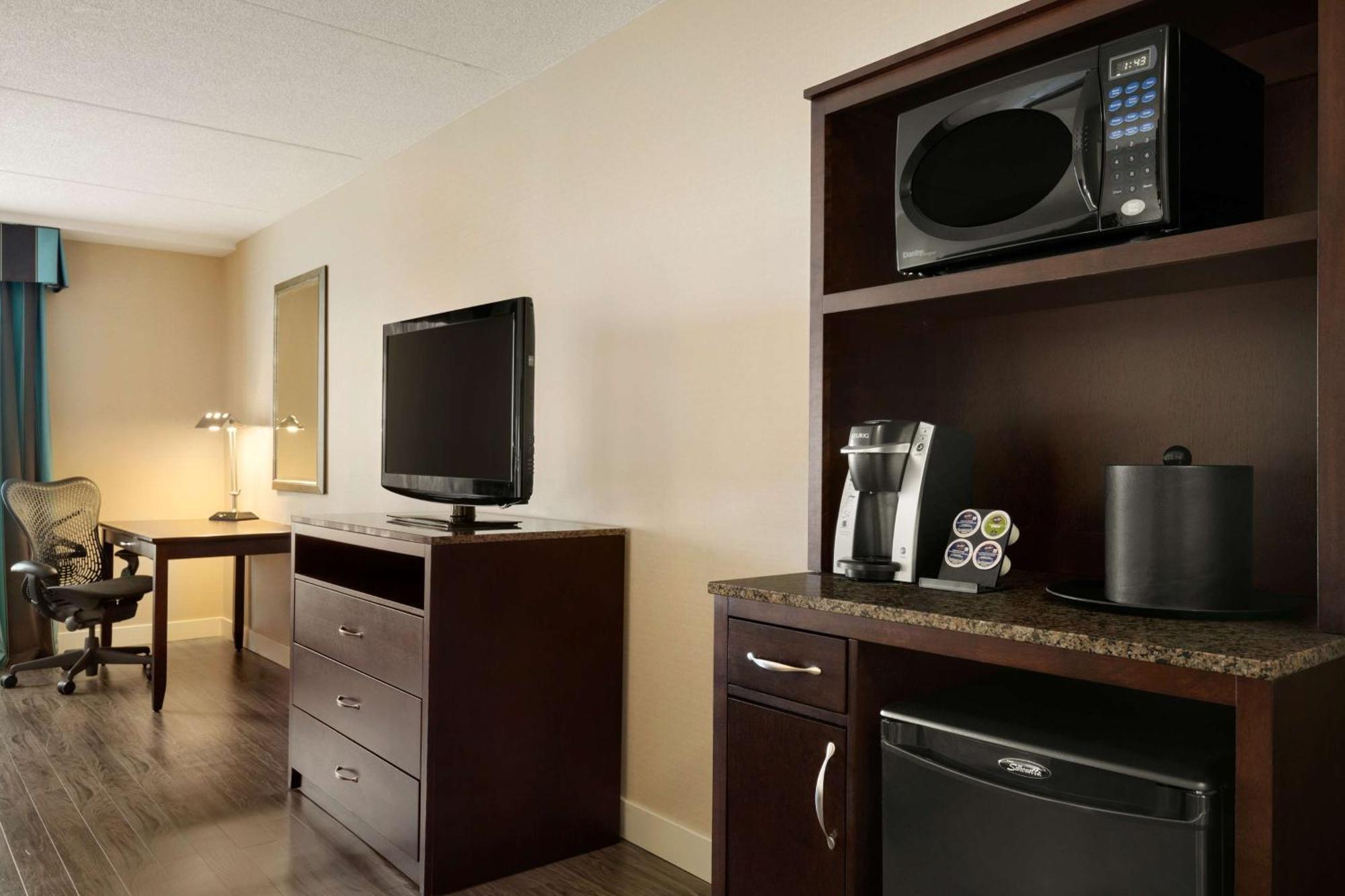 Hilton Garden Inn Toronto/ווהוגן מראה חיצוני תמונה