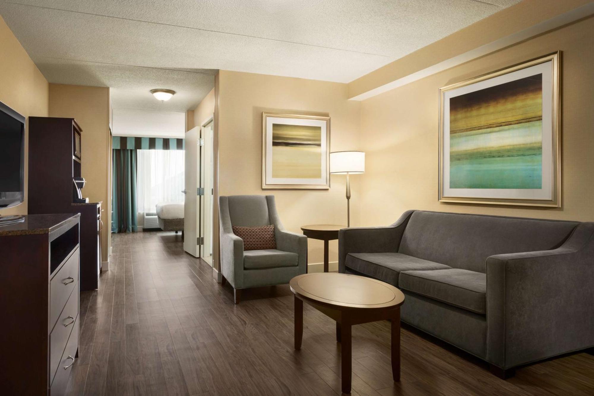 Hilton Garden Inn Toronto/ווהוגן מראה חיצוני תמונה