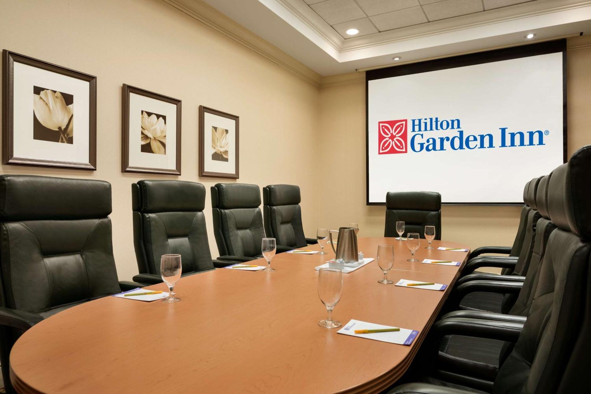 Hilton Garden Inn Toronto/ווהוגן מראה חיצוני תמונה