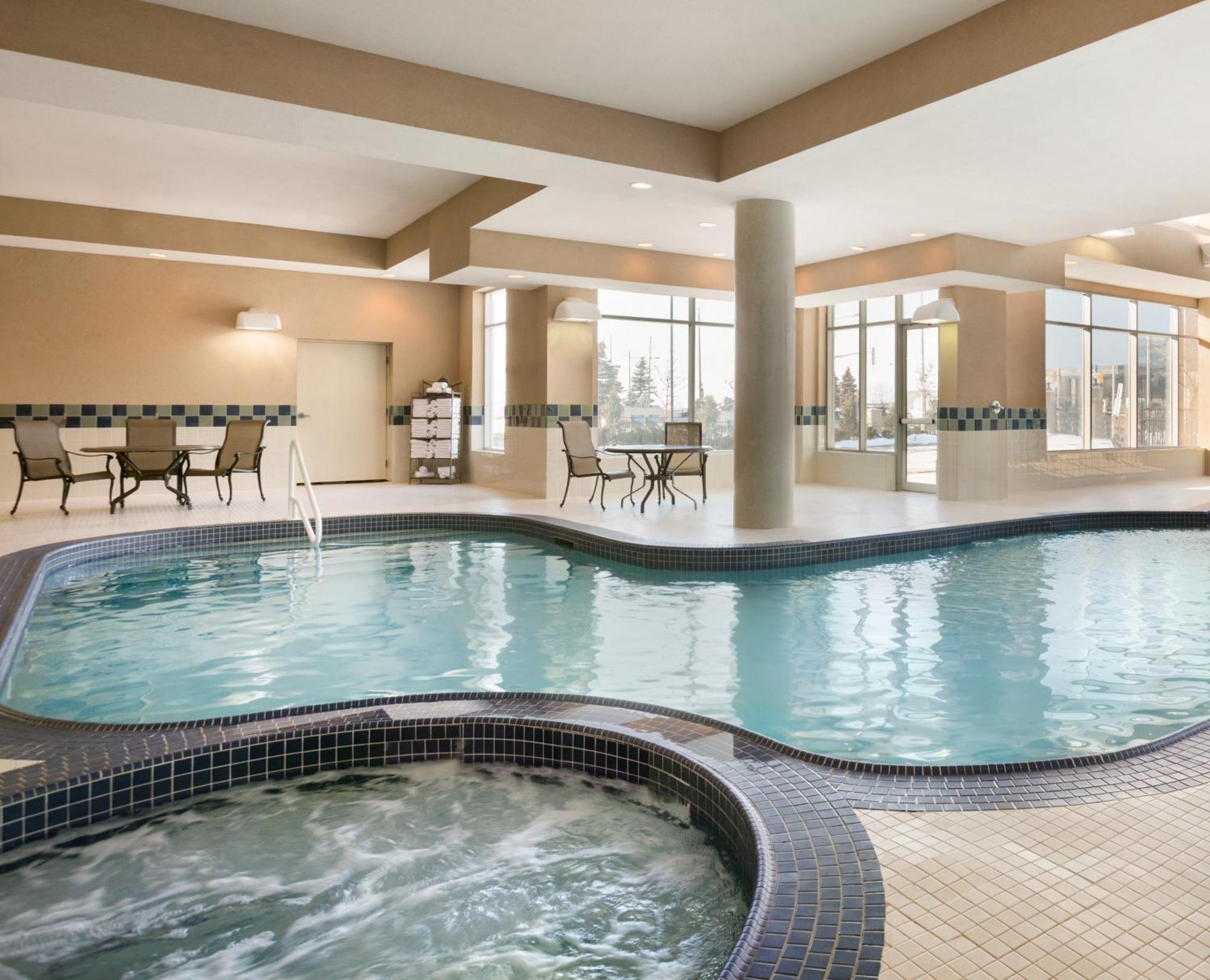 Hilton Garden Inn Toronto/ווהוגן מראה חיצוני תמונה